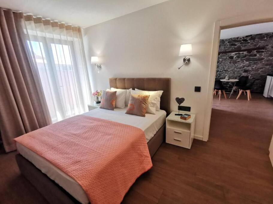 Chale Esmeralda - Charming Studios In Calheta Beach Экстерьер фото