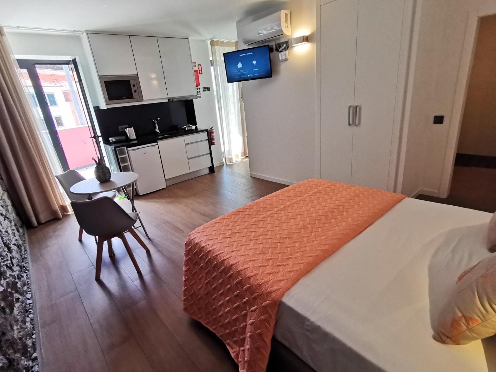 Chale Esmeralda - Charming Studios In Calheta Beach Экстерьер фото