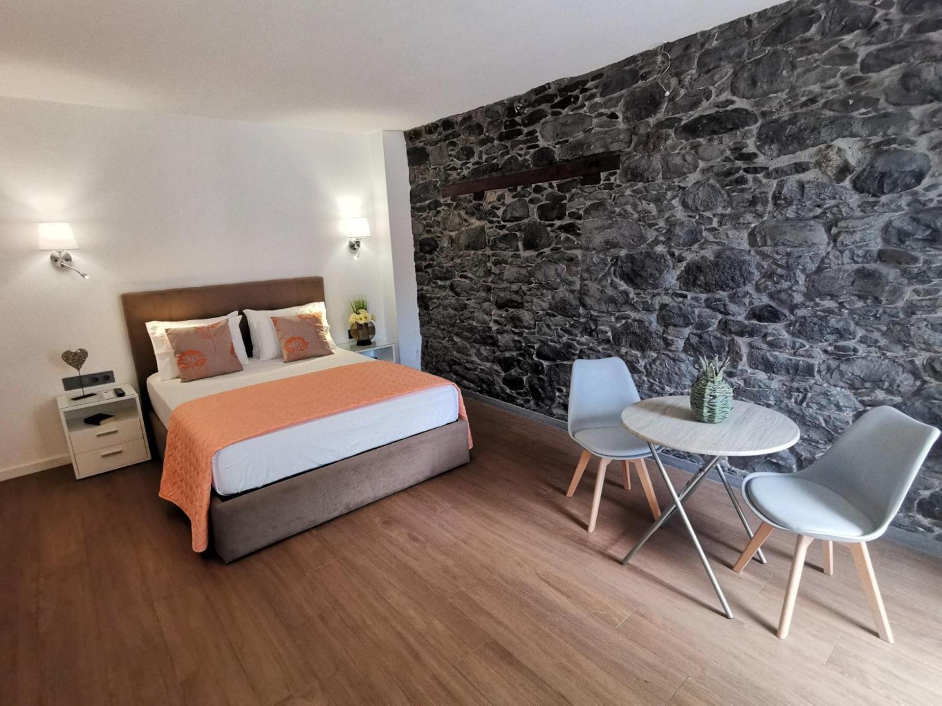 Chale Esmeralda - Charming Studios In Calheta Beach Экстерьер фото