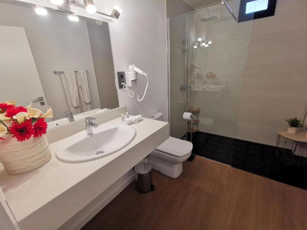 Chale Esmeralda - Charming Studios In Calheta Beach Экстерьер фото