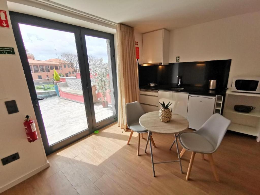 Chale Esmeralda - Charming Studios In Calheta Beach Экстерьер фото